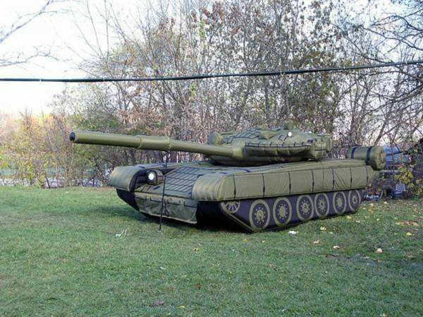 丹东陆地军事假目标坦克